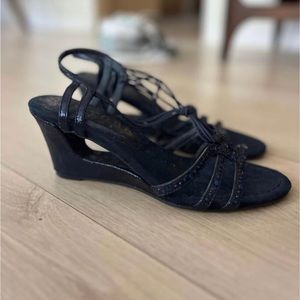 Navy blue dressy wedges